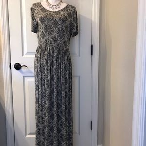 Amazon Essentials Women’s Short- Sleeve Maxi